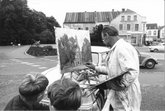 Der Maler Arthur Eden-Sillenstede malt das Schloss Jever vom Schlossplatz aus